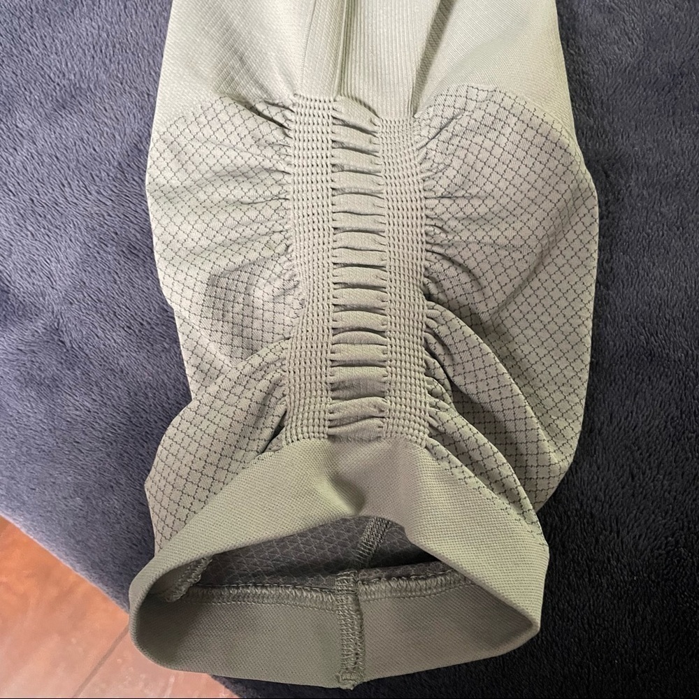 Lululemon Awakening Crop - Taryn Toomey Collection Earl Grey - Picture 4 of 14
